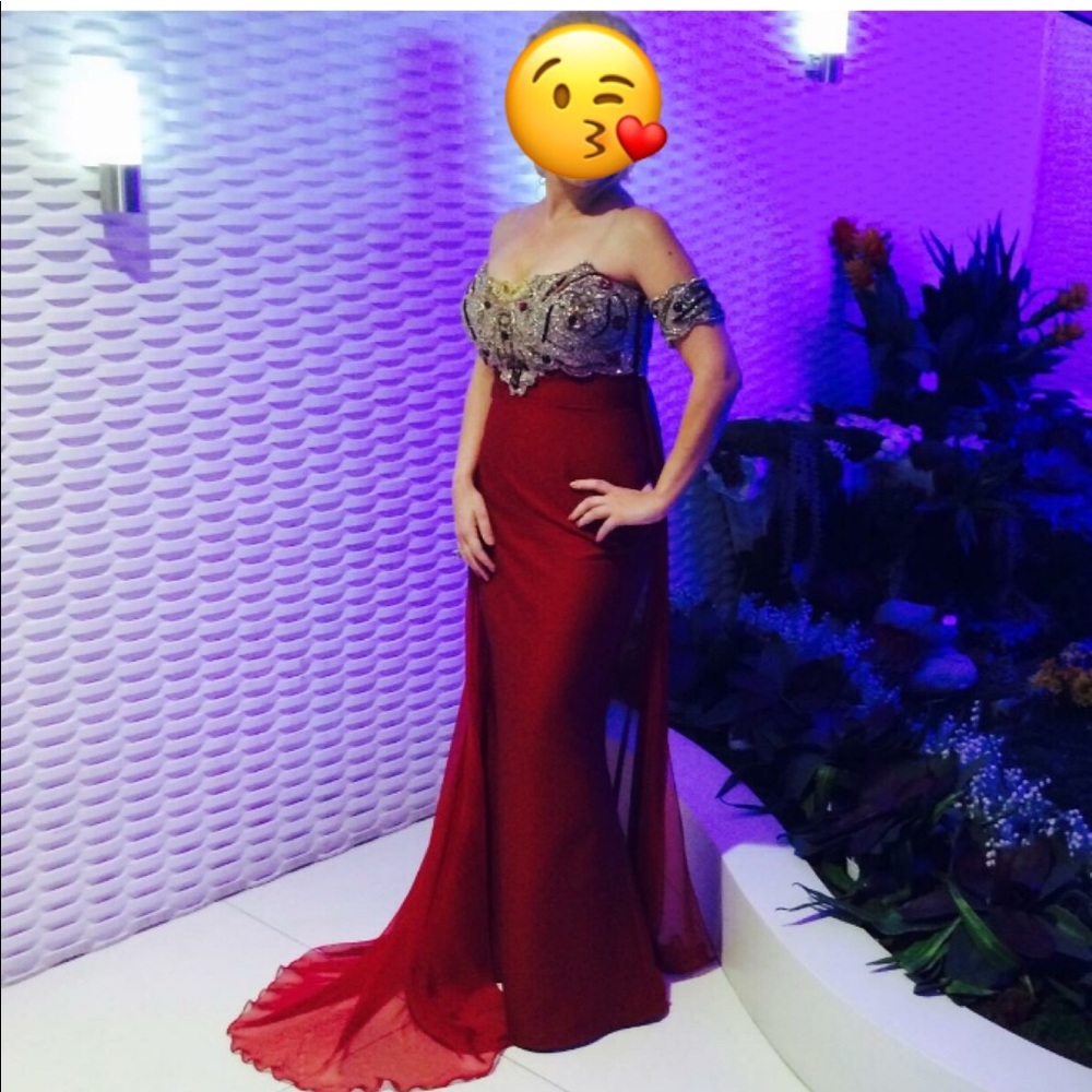 Tarik Ediz beautiful mermaid dress!
